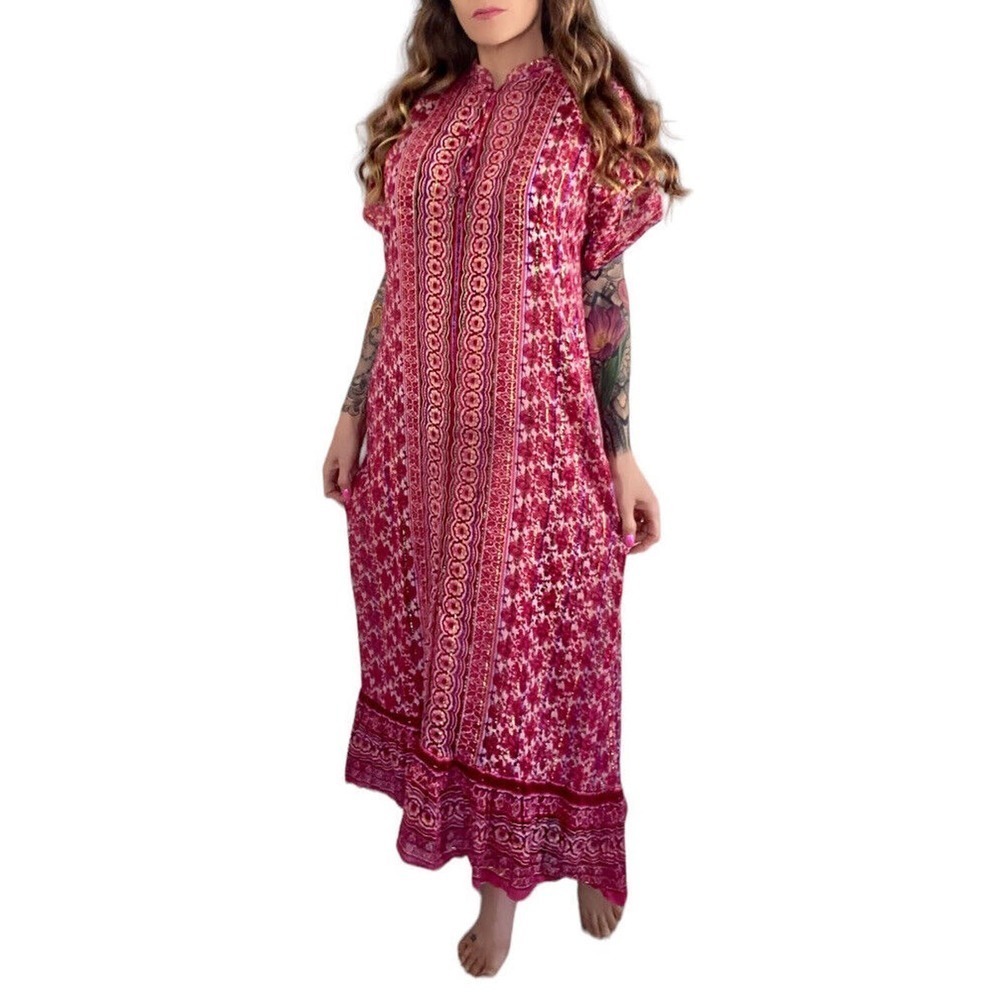 Vintage Metallic Sheer Chiffon Pink Floral Boho Button Up Maxi Kaftan Dress OS